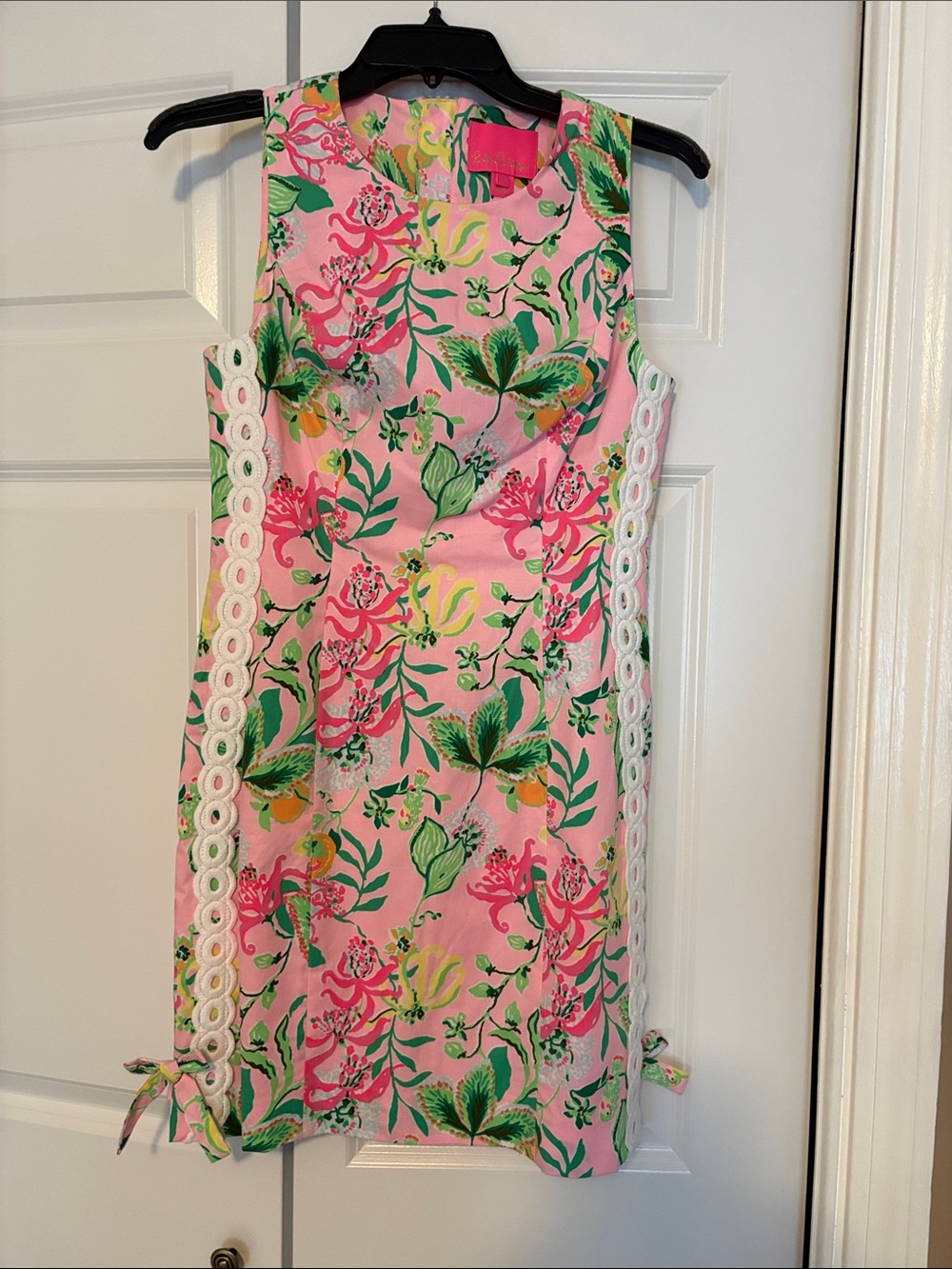 Lilly Pulitzer Pink Floral Shift Dress with Green Leaf Accents BNWOT